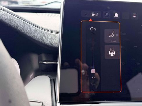 Used 2024 Jeep Compass Limited image 25