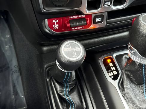 Used 2023 Jeep Wrangler Unlimited Rubicon 4xe w/ Steel Bumper Group AWD/4WD image 14