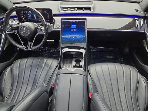 Used 2022 Mercedes-Benz S 500 4MATIC w/ AMG Line Package image 17
