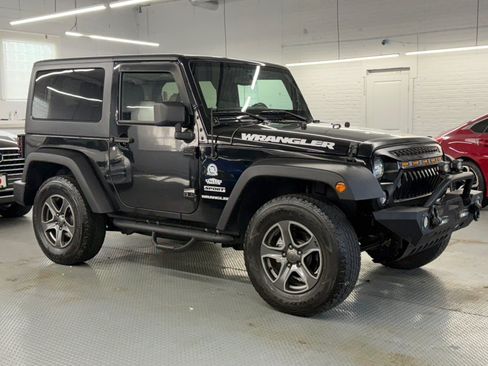 Used 2015 Jeep Wrangler Sport w/ Quick Order Package 24S AWD/4WD image 5