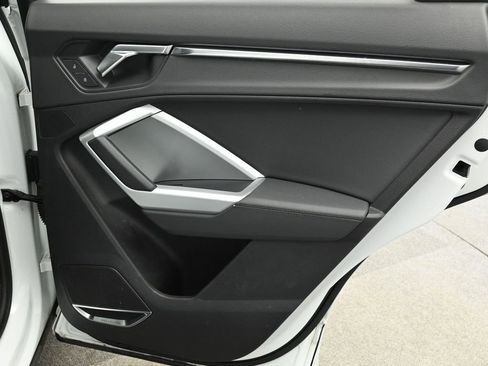 Used 2020 Audi Q3 2.0T Premium Plus w/ Premium Plus Package image 17