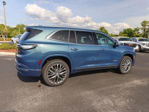 New 2026 Buick Enclave Avenir w/ Super Cruise Package FWD image 10