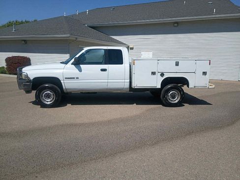 Used 2000 Dodge Ram 2500 Truck image 2