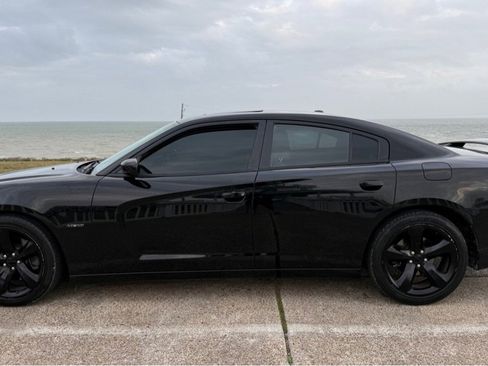 Used 2014 Dodge Charger R/T w/ Blacktop Package image 8