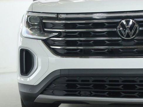 Used 2024 Volkswagen Atlas SE AWD/4WD image 6