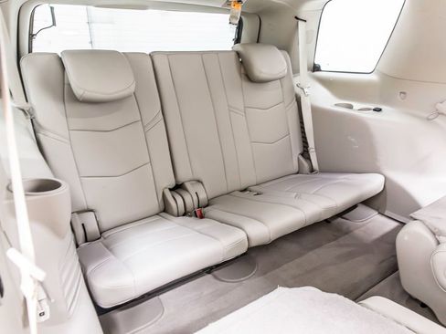 Used 2020 Cadillac Escalade Premium Luxury RWD image 35
