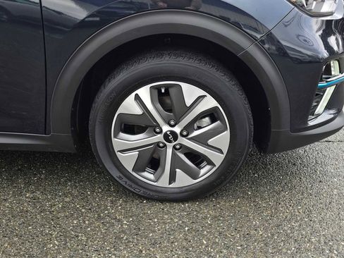 Used 2022 Kia Niro EX w/ Cold Weather Package image 9