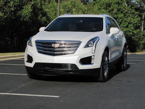 Used 2017 Cadillac XT5 Luxury image 10