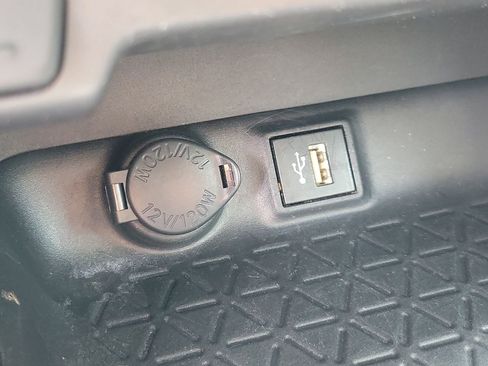 Used 2024 Toyota RAV4 XLE FWD image 28