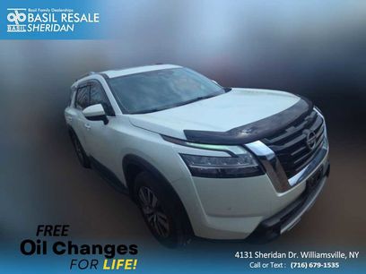 Used 2023 Nissan Pathfinder SL