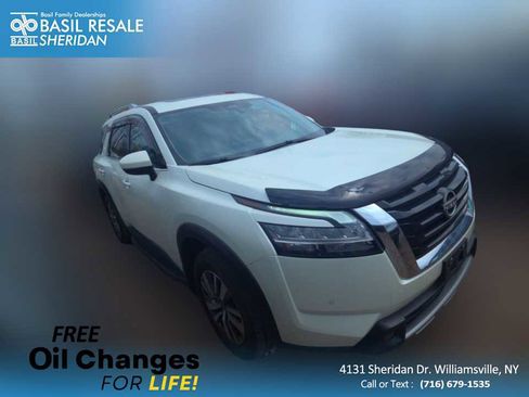 Used 2023 Nissan Pathfinder SL AWD/4WD image 1