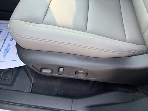 New 2026 GMC Acadia Elevation w/ Elevation Premium Package AWD/4WD image 18