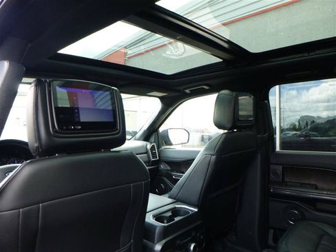 Used 2018 Ford Expedition Max Limited w/ Equipment Group 302A AWD/4WD image 8