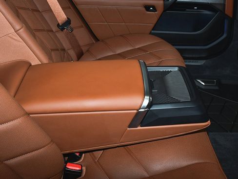 Used 2025 BMW 760i xDrive image 61