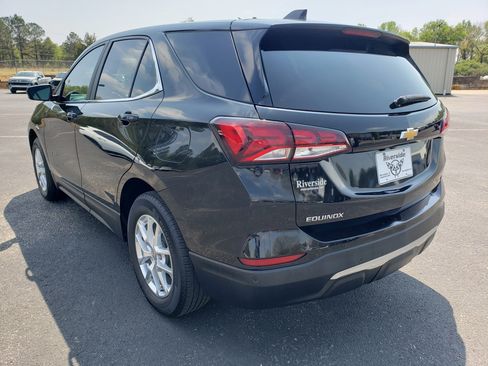 Used 2022 Chevrolet Equinox LT w/ Driver Convenience Package FWD image 4