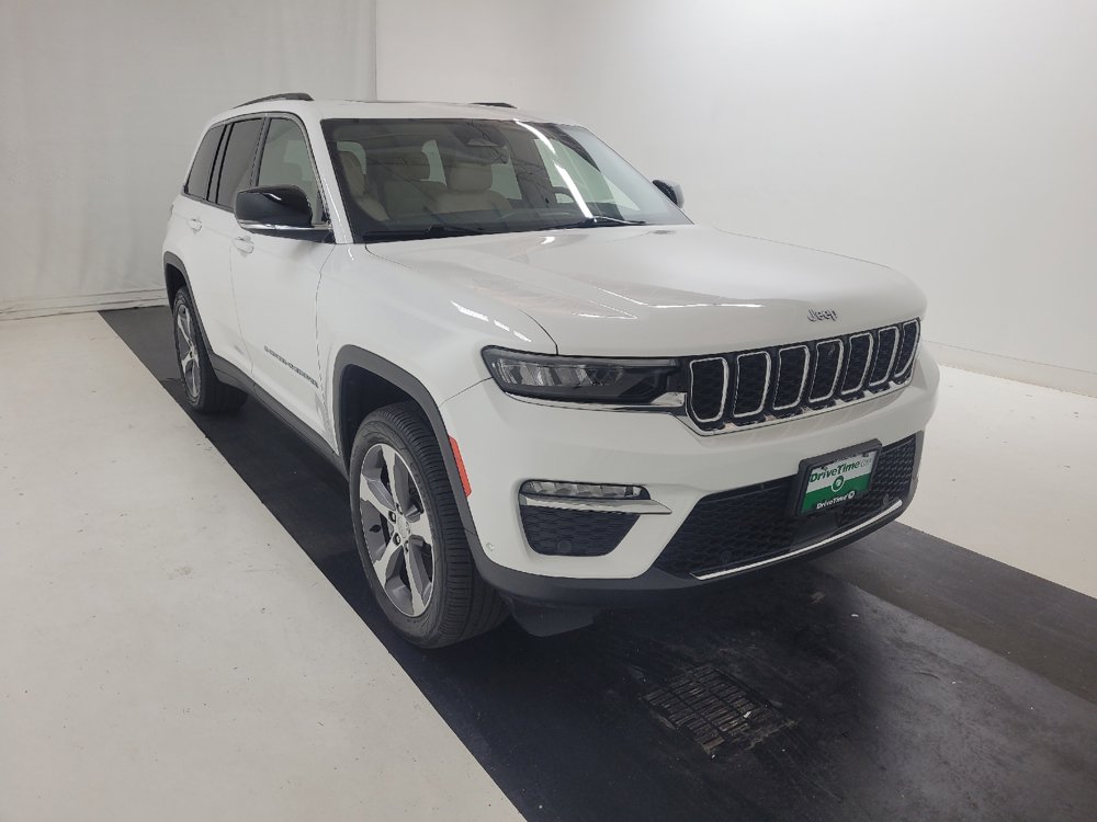 Used 2023 Jeep Grand Cherokee 4WD 4xe w/ Luxury Tech Group II image 13