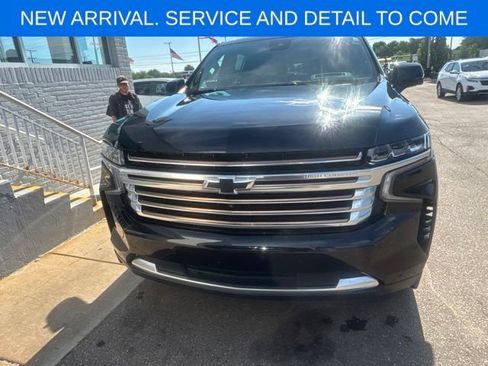 Certified 2023 Chevrolet Suburban High Country w/ Advanced Technology Package AWD/4WD image 9