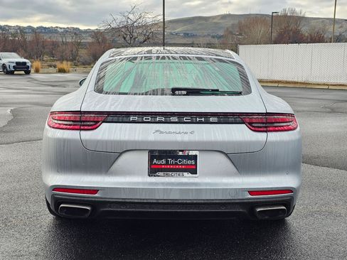 Used 2018 Porsche Panamera 4 image 5