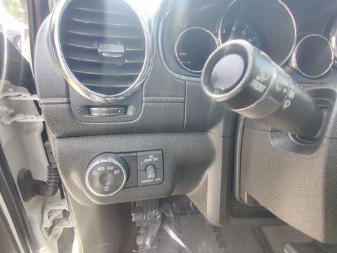 Used 2017 Buick Enclave Leather image 19