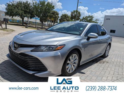 Used 2020 Toyota Camry LE image 6