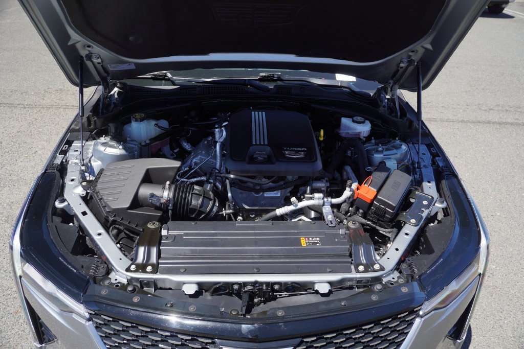 Used 2023 Cadillac CT4 Luxury w/ Cold Weather Package RWD image 15