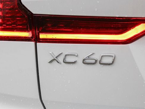 New 2026 Volvo XC60 B5 Core AWD/4WD image 31