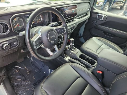 Used 2024 Jeep Wrangler Unlimited Sahara AWD/4WD image 22