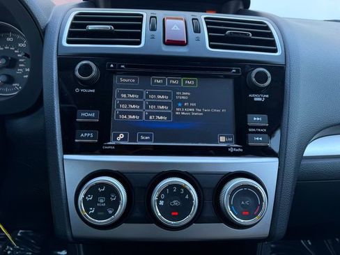 Used 2017 Subaru Crosstrek 2.0i Premium w/ Moonroof Package AWD/4WD image 8