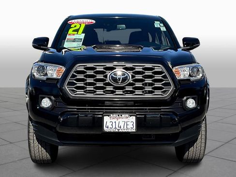 Used 2021 Toyota Tacoma TRD Sport w/ Technology Package image 3