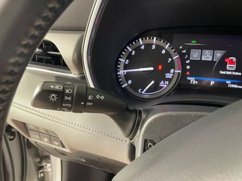 Used 2021 Toyota Highlander Platinum AWD/4WD image 12