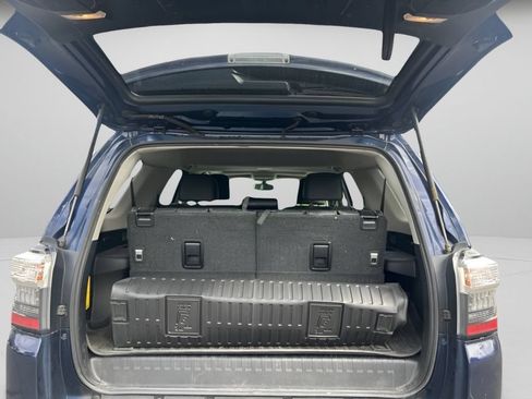 Used 2018 Toyota 4Runner Limited AWD/4WD image 8