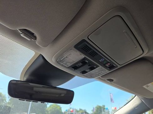 Used 2023 Honda Odyssey Elite image 19