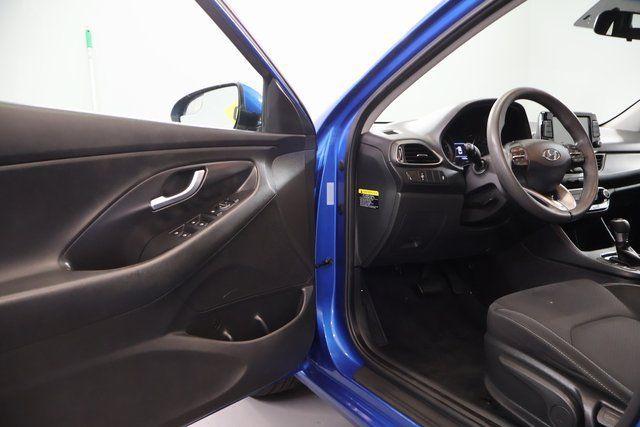 Used 2018 Hyundai Elantra GT FWD image 8