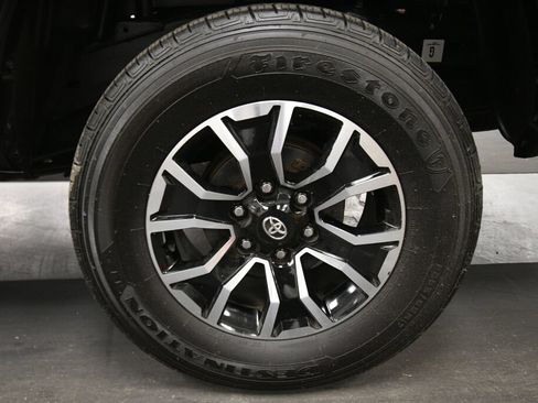 Certified 2023 Toyota Tacoma TRD Sport AWD/4WD image 31