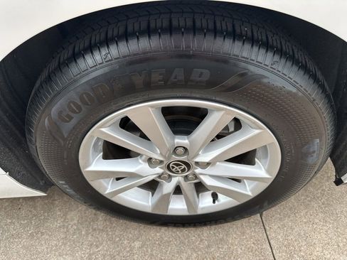 Used 2025 Toyota Camry LE w/ Convenience Package FWD image 20