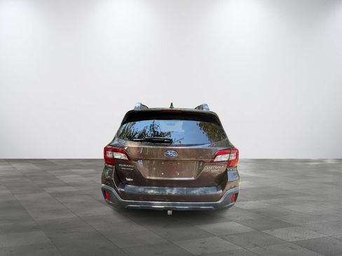 Used 2019 Subaru Outback 3.6R Limited AWD/4WD image 5