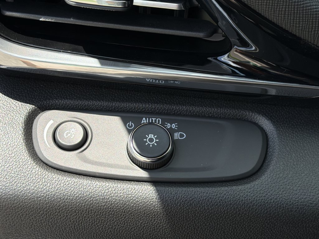 New 2026 Buick Envista Sport Touring w/ Convenience I Package FWD image 29
