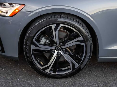 Used 2023 Volvo S60 B5 Plus w/ Climate Package image 12