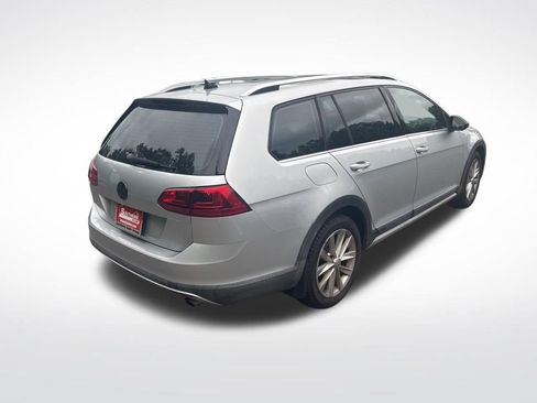 Used 2017 Volkswagen Golf Alltrack SE AWD/4WD image 4