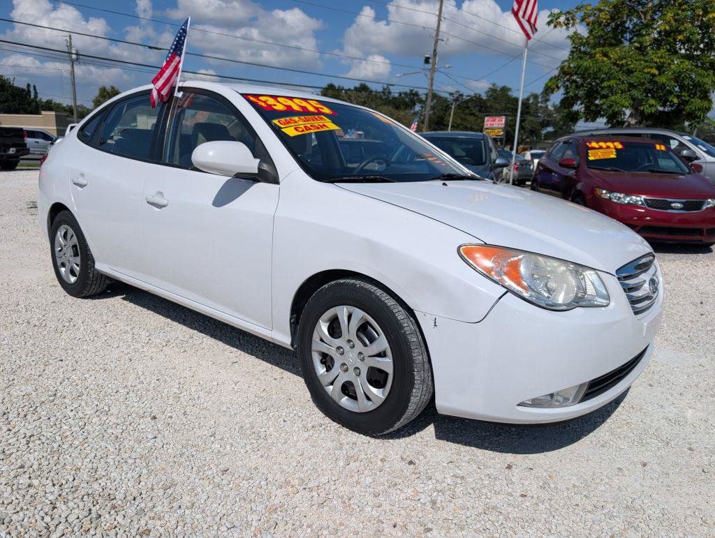 Used 2010 Hyundai Elantra GLS FWD image 2