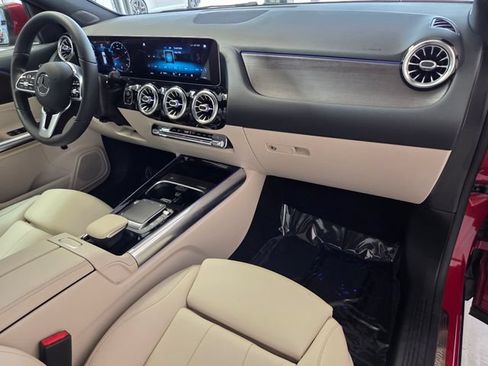 Used 2021 Mercedes-Benz GLA 250 4MATIC image 21
