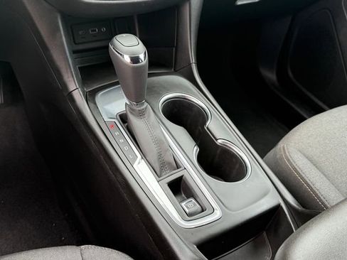 Used 2019 Chevrolet Equinox LT FWD image 21