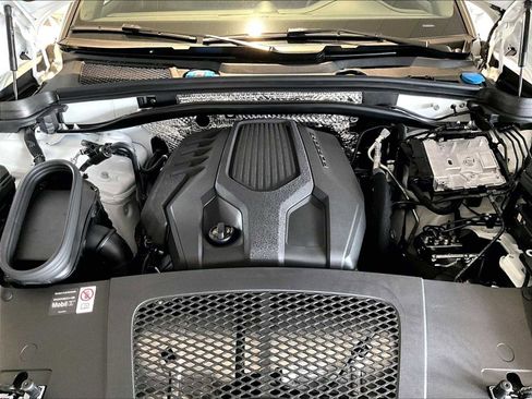 New 2026 Porsche Macan image 20