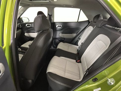 Certified 2023 Hyundai Venue SEL FWD image 31