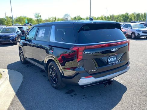 New 2026 Kia Carnival FWD image 5