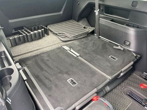 Certified 2023 Volkswagen Atlas SEL R-Line AWD/4WD image 13