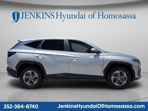 New 2026 Hyundai Tucson Blue SE AWD/4WD image 2