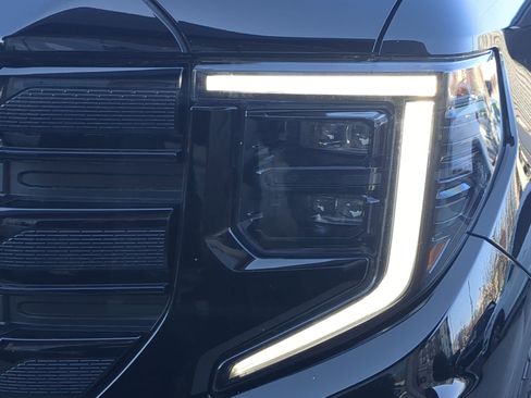 Used 2024 GMC Sierra 1500 Elevation w/ Elevation Premium Package image 12