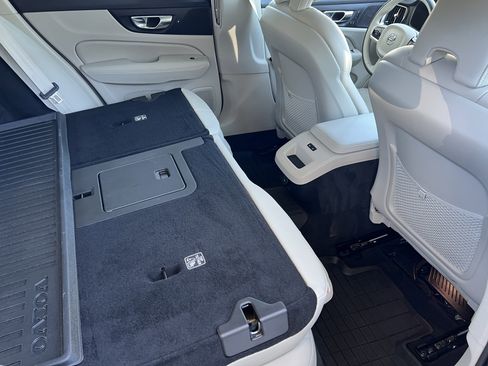 Used 2023 Volvo V60 B5 Cross Country Plus w/ Climate Package image 25