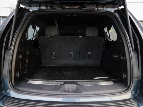 Used 2021 Chevrolet Suburban Z71 w/ Z71 Off-Road Package image 37